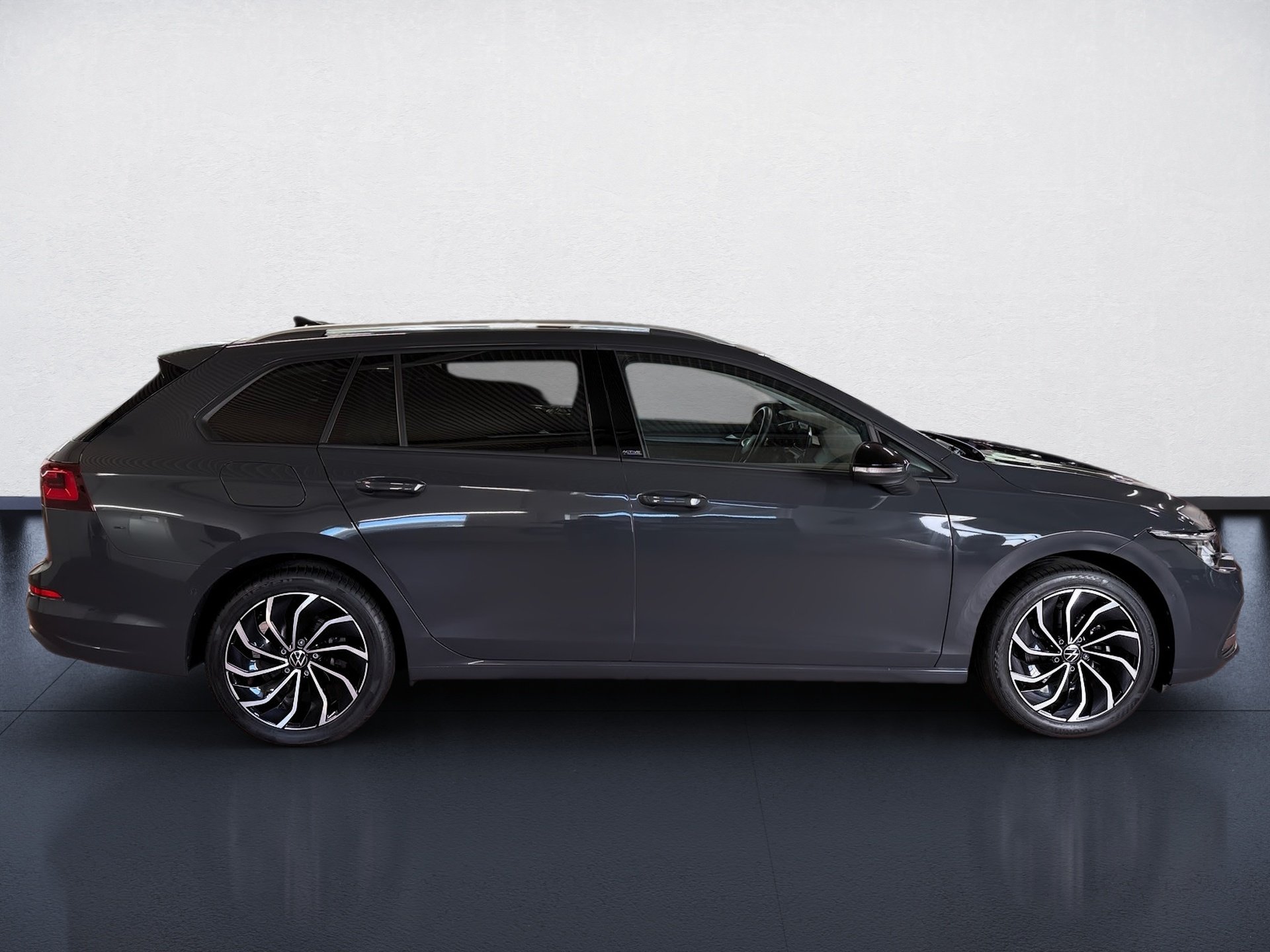 Golf Variant 1.5 eTSI Active DSG Matrix Navi ACC AHK RFK