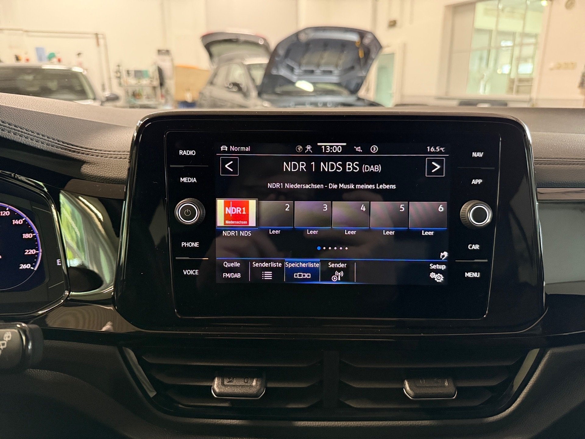 T-Roc R-Line 1.5 TSI R-Line DSG BlackStyle Matrix AHK ACC RFK