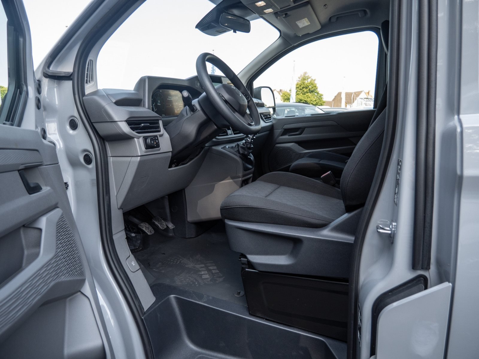 NFZ Transporter Kasten Motor: 2.0 l TDI 110 kW Getriebe: 6-Gang-Schaltgetriebe Radstand: 3500 mm LR