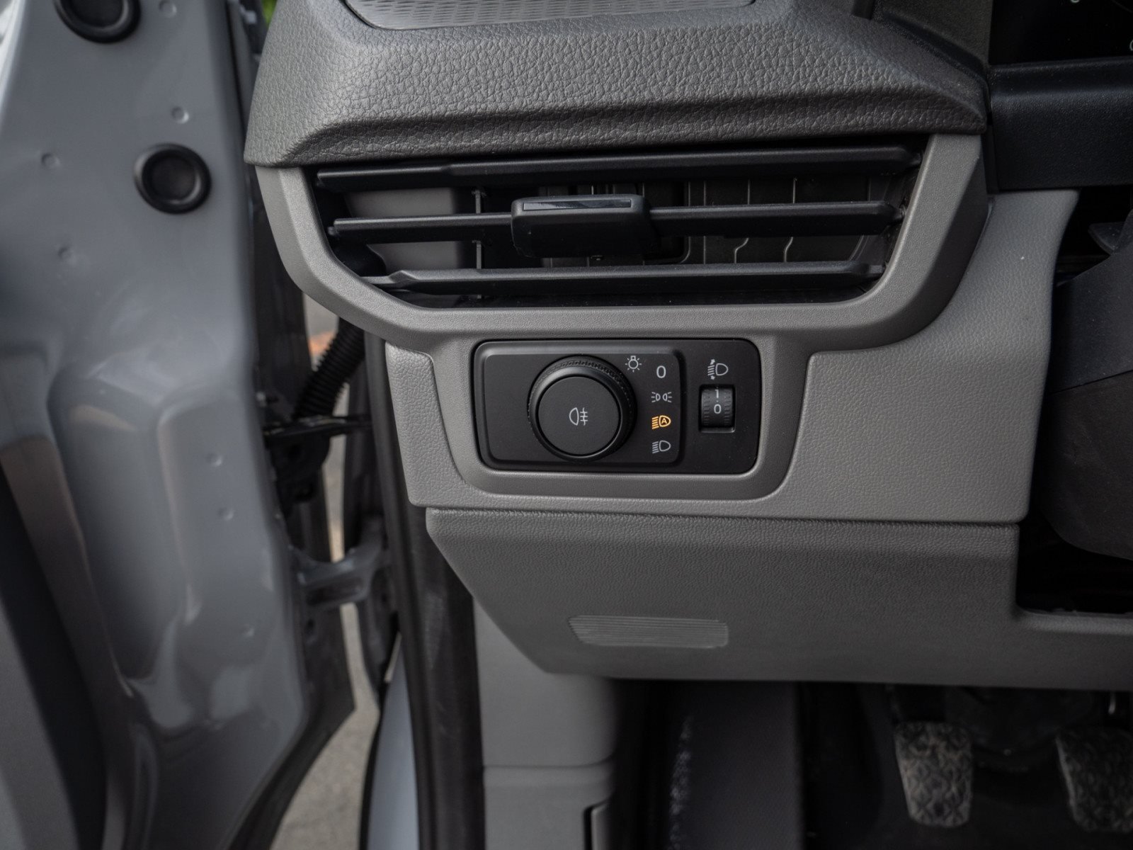 NFZ Transporter Kasten Motor: 2.0 l TDI 110 kW Getriebe: 6-Gang-Schaltgetriebe Radstand: 3500 mm LR