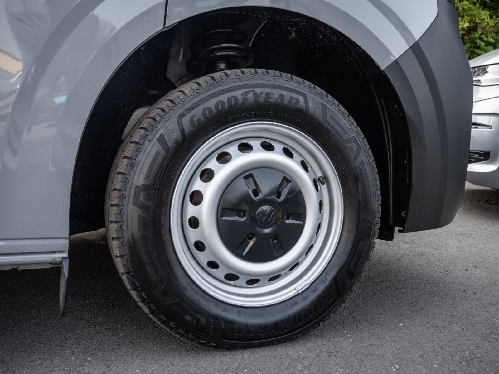NFZ Transporter Kasten Motor: 2.0 l TDI 110 kW Getriebe: 6-Gang-Schaltgetriebe Radstand: 3500 mm LR
