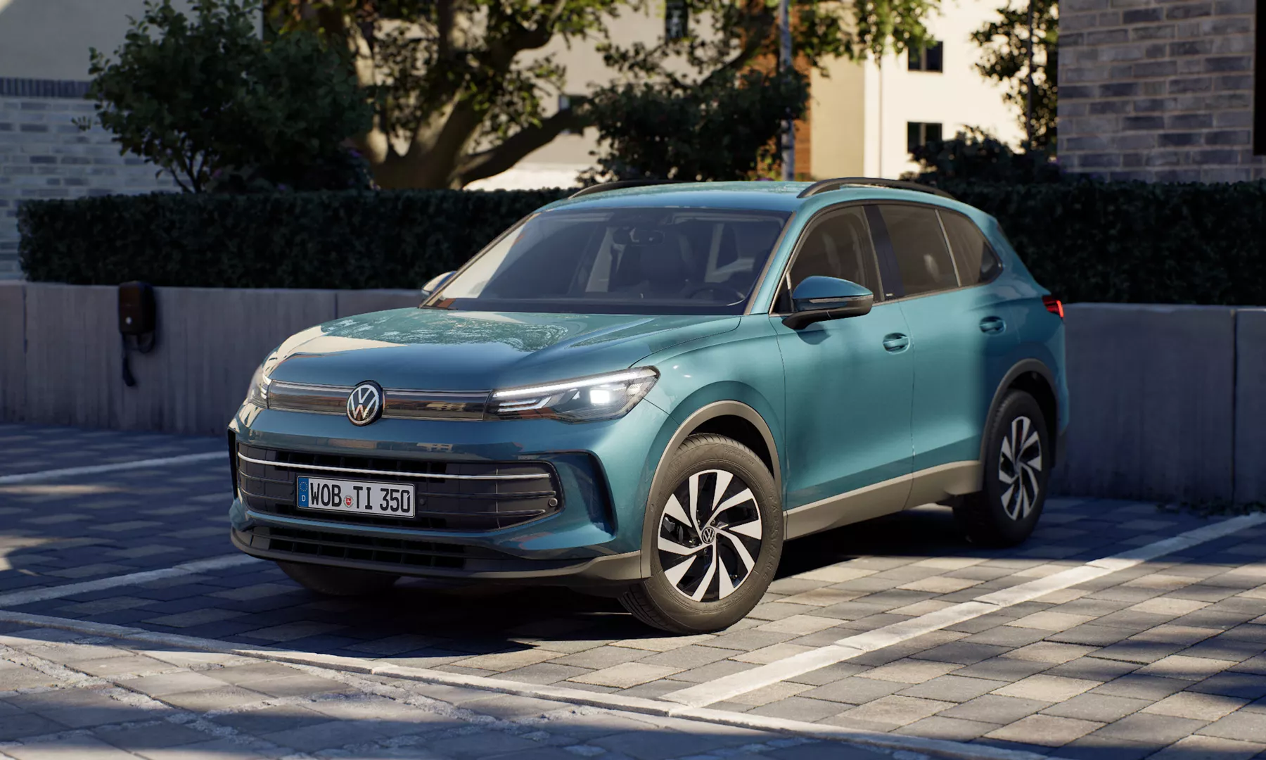 Tiguan_Life_frontview-in-parking-space-with-trees Tiguan_Life_frontview-in-parking-space-with-trees